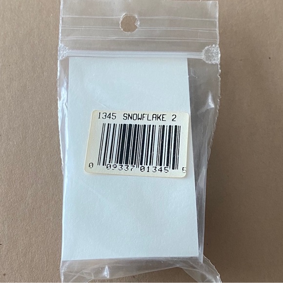 Comotion, Set of 2 Christmas Vintage Wooden Rubber Stamps, Holly Leaf, Snowflake - Picture 6 of 6